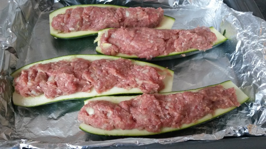 Gefüllte Zucchini mit&nbsp;Käsesauce
