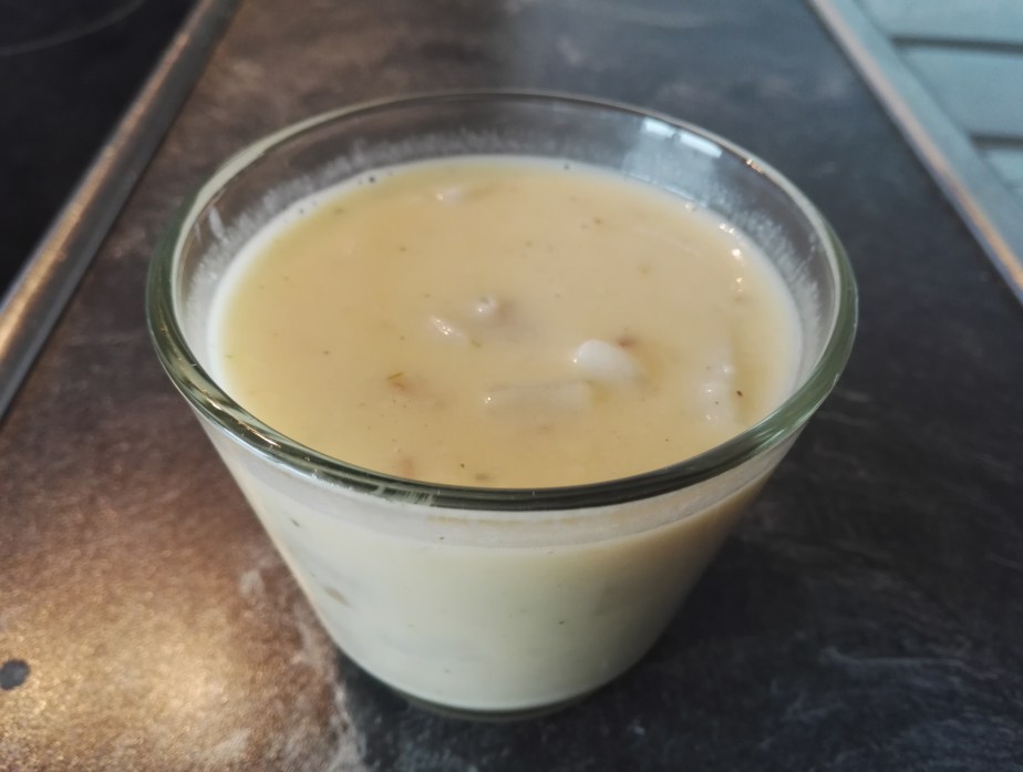 Spargelcremesuppe mit Hackklößchen