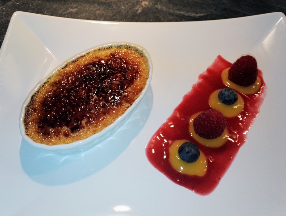 Crème Brûlée mit&nbsp;Früchten