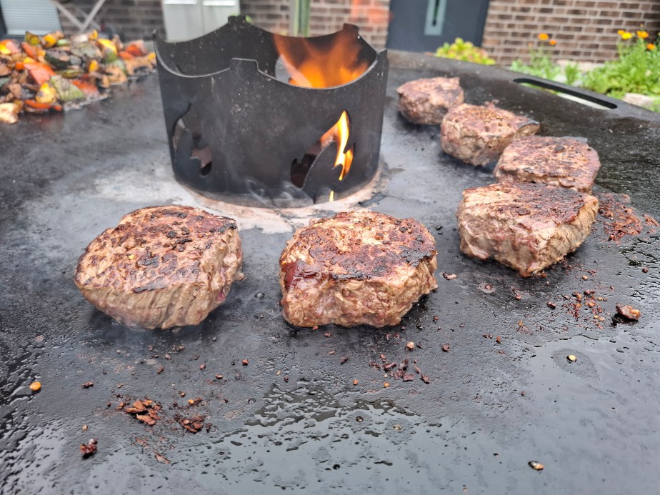 Feuertonne mit Grillplatte&nbsp;(Plancha)