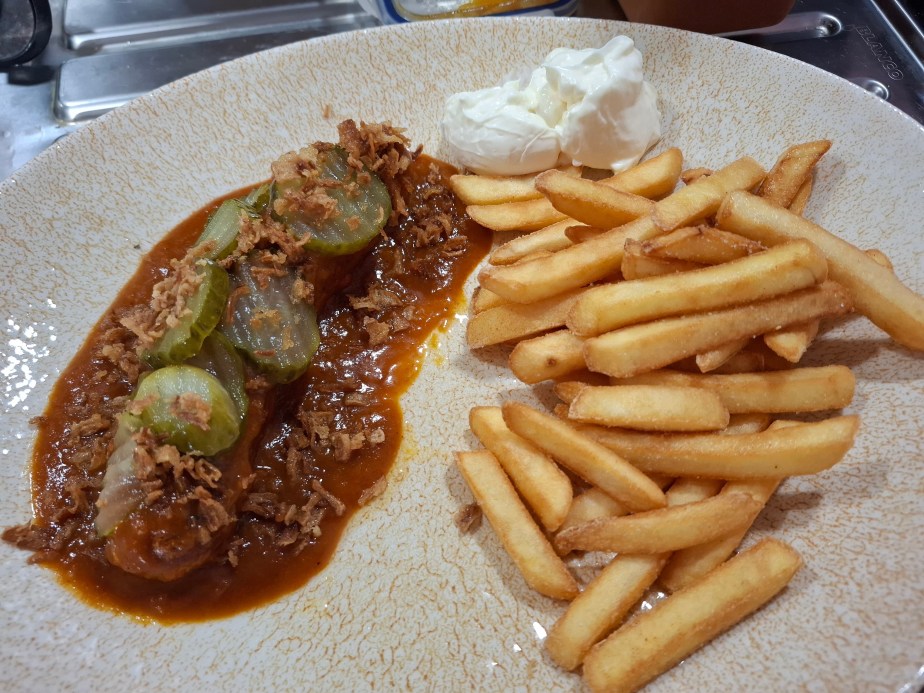 Currywurst, die viertelvorzwölfte